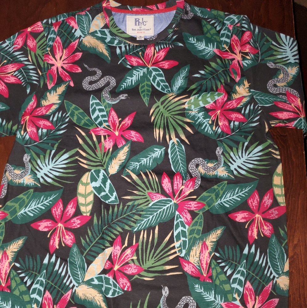 Snakes and flowers t shirt